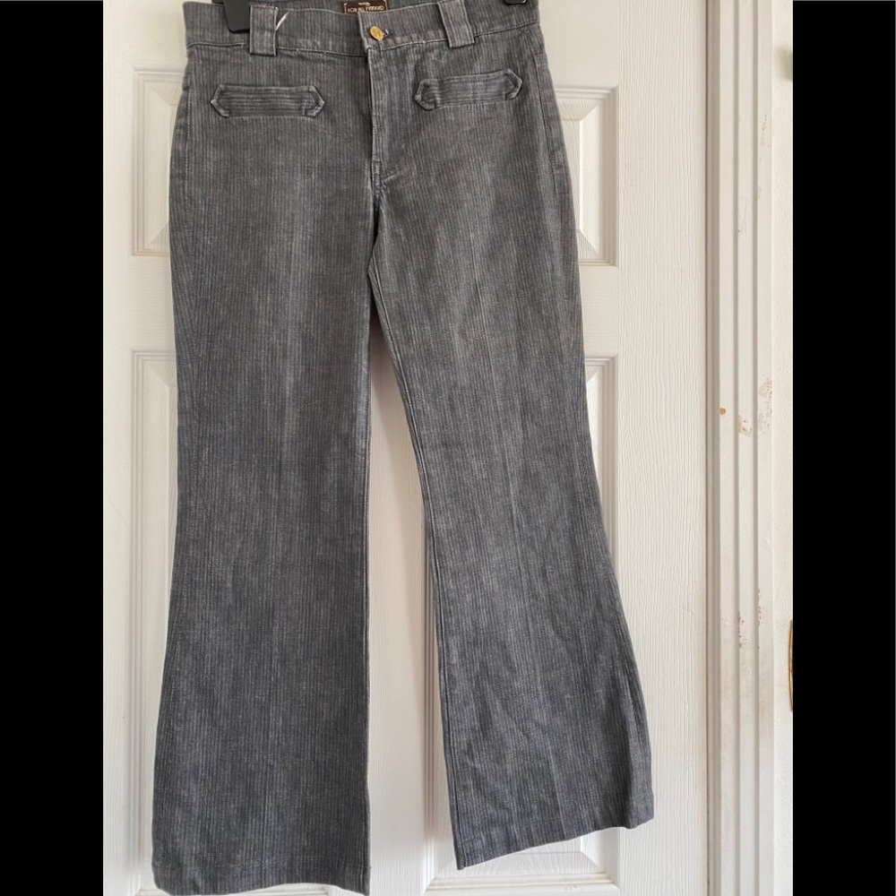 CLEARANCE  7 For All Mankind Wide Leg Jeans